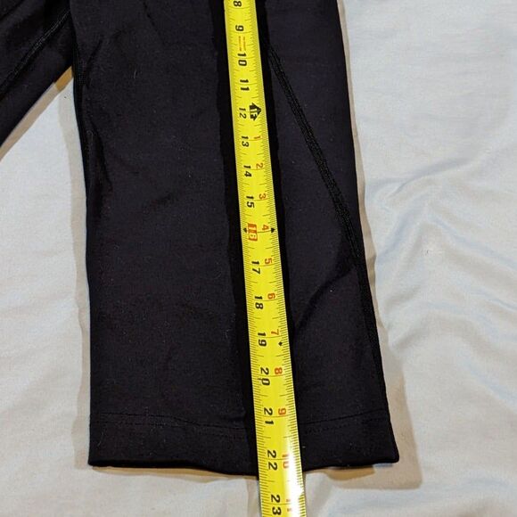 Lululemon athletica capris - Picture 4 of 8